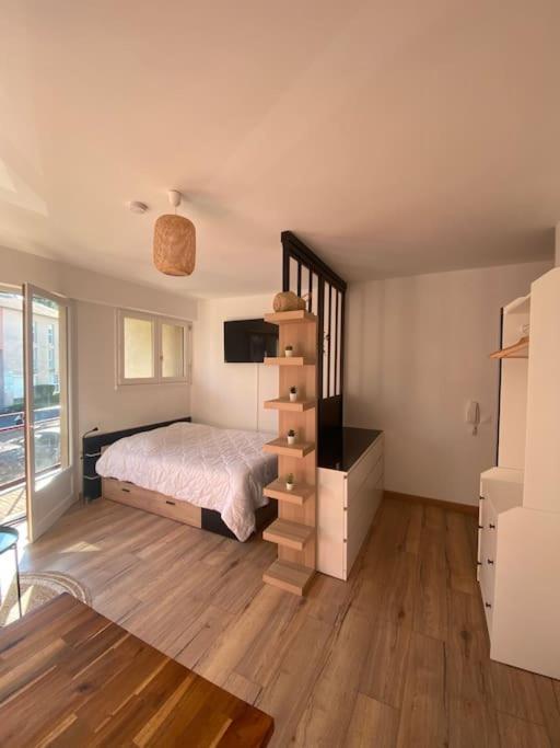 ペリグーStudio Moderne Et Cosy Avec Balcon Et Parkingアパートメント エクステリア 写真