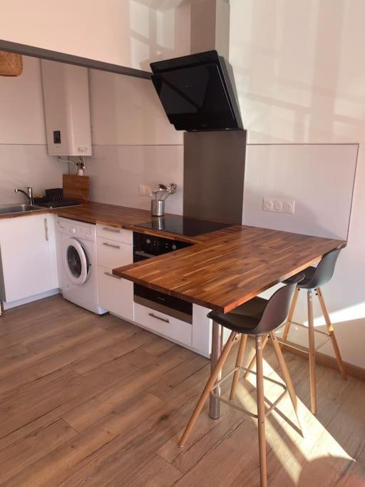 ペリグーStudio Moderne Et Cosy Avec Balcon Et Parkingアパートメント エクステリア 写真